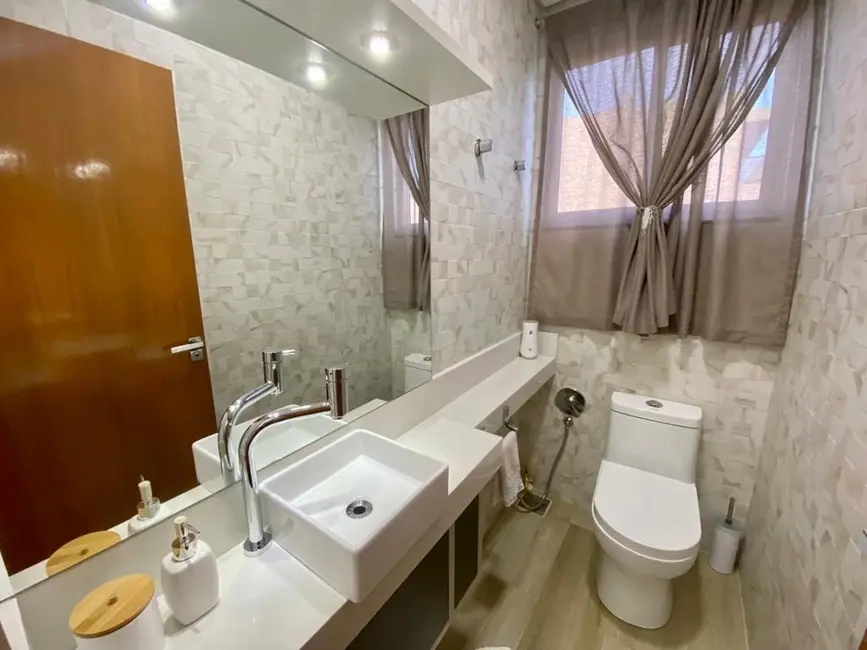 Foto 8 de Casa de Condomínio com 4 quartos à venda, 300m2 em São João do Rio Vermelho, Florianopolis - SC