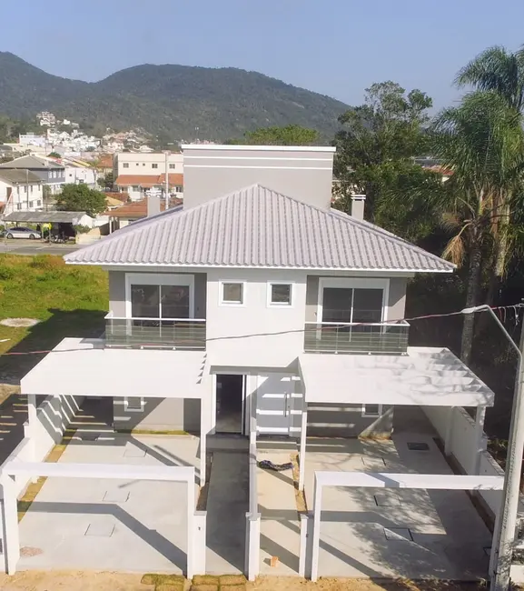 Foto 1 de Casa com 3 quartos à venda, 177m2 em Ingleses do Rio Vermelho, Florianopolis - SC