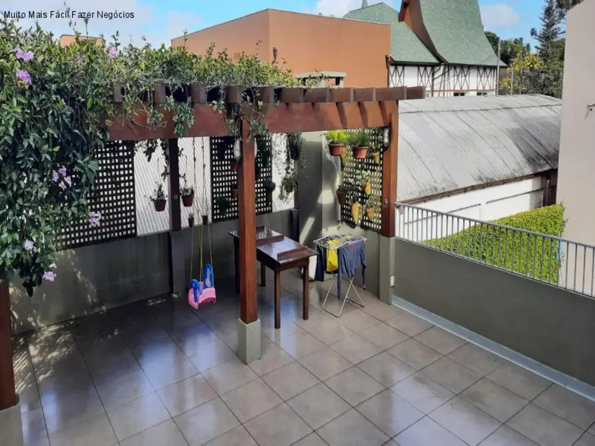 Foto 5 de Casa com 8 quartos à venda, 486m2 em Centro, Nova Petropolis - RS