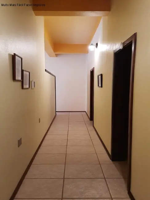 Sala Comercial para alugar, 162m2 em Centro, Nova Petropolis - RS - imagem 3 Foto 3 de Sala Comercial para alugar, 162m2 em Centro, Nova Petropolis - RS