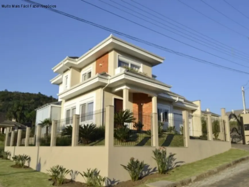 Foto 1 de Casa com 3 quartos à venda, 274m2 em Nova Petropolis - RS