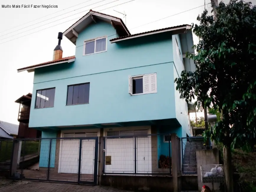 Foto 3 de Casa com 5 quartos à venda, 251m2 em Nova Petropolis - RS