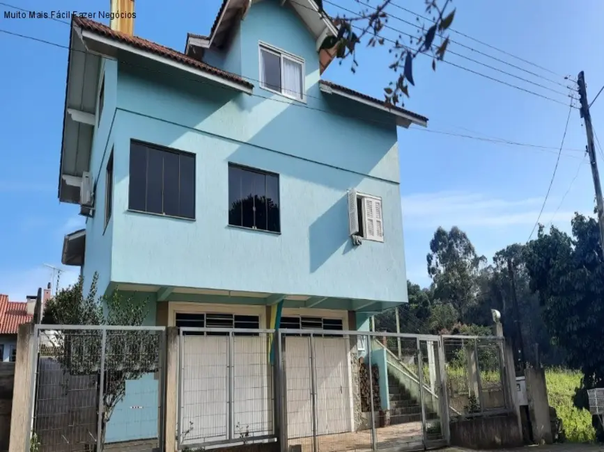 Foto 1 de Casa com 5 quartos à venda, 251m2 em Nova Petropolis - RS