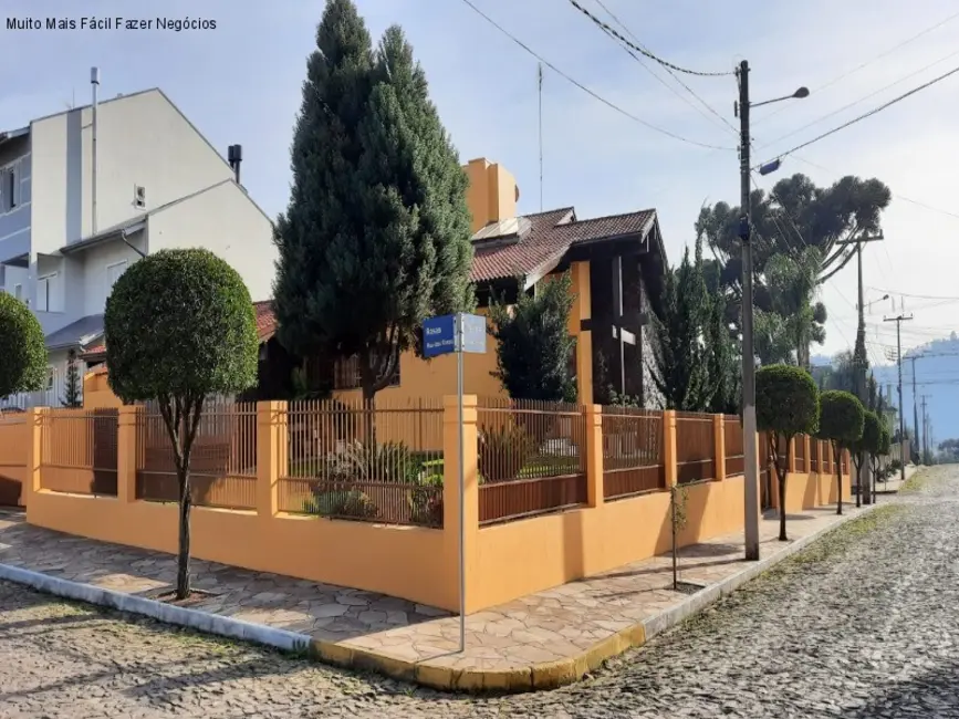 Casa com 4 quartos à venda, 254m2 em Nova Petropolis - RS - imagem 2 Foto 2 de Casa com 4 quartos à venda, 254m2 em Nova Petropolis - RS