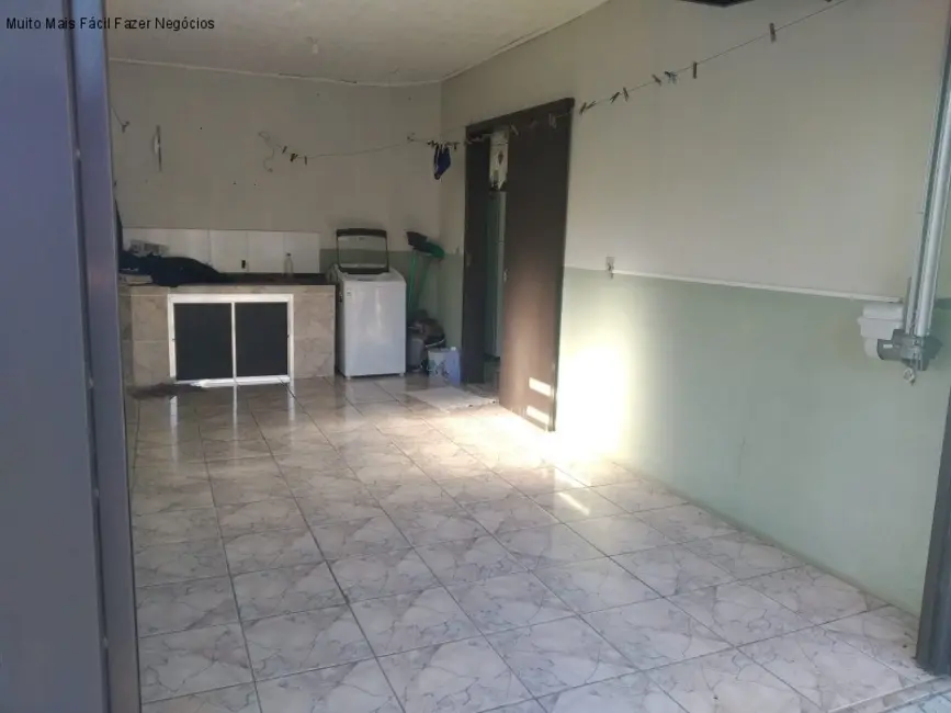 Foto 4 de Casa com 2 quartos à venda, 61m2 em Dois Irmaos - RS