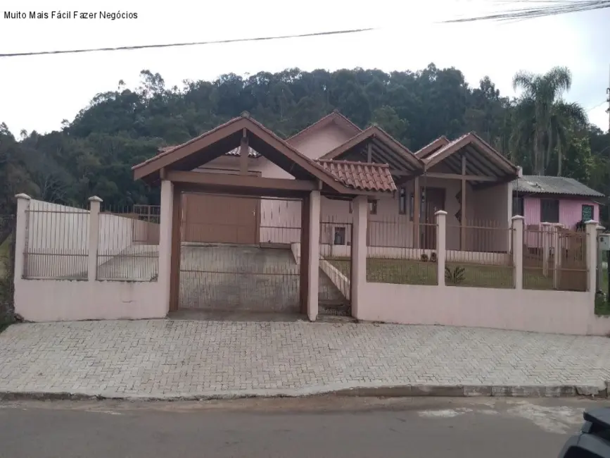 Foto 2 de Casa com 3 quartos à venda, 182m2 em Nova Petropolis - RS