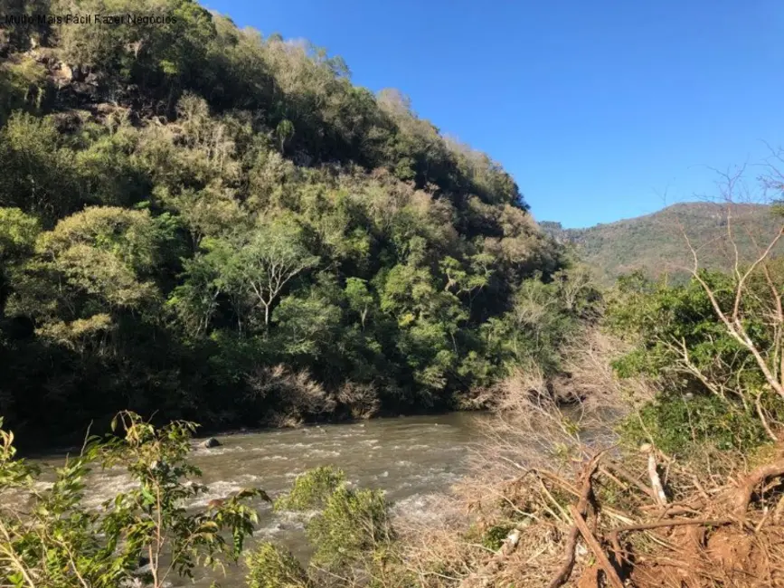 Foto 1 de Terreno / Lote à venda em Nova Petropolis - RS