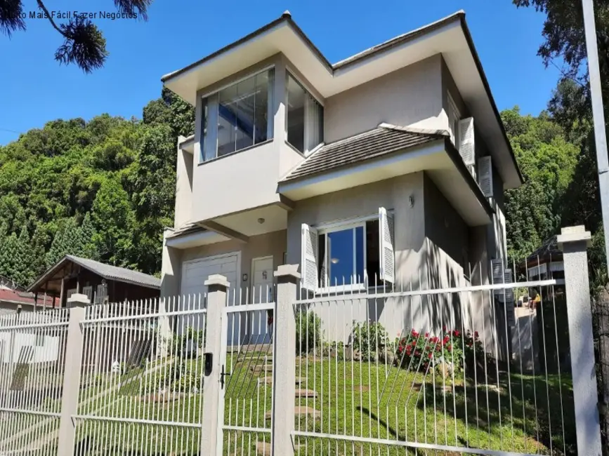 Casa com 4 quartos à venda, 241m2 em Nova Petropolis - RS - imagem 3 Foto 3 de Casa com 4 quartos à venda, 241m2 em Nova Petropolis - RS