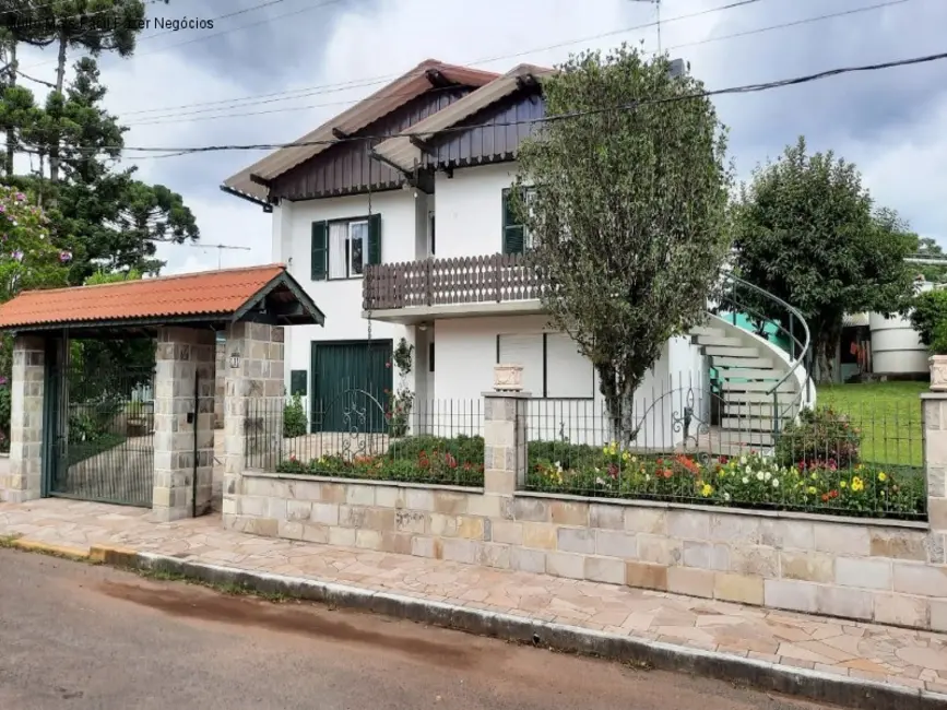 Foto 2 de Casa com 4 quartos à venda, 267m2 em Nova Petropolis - RS