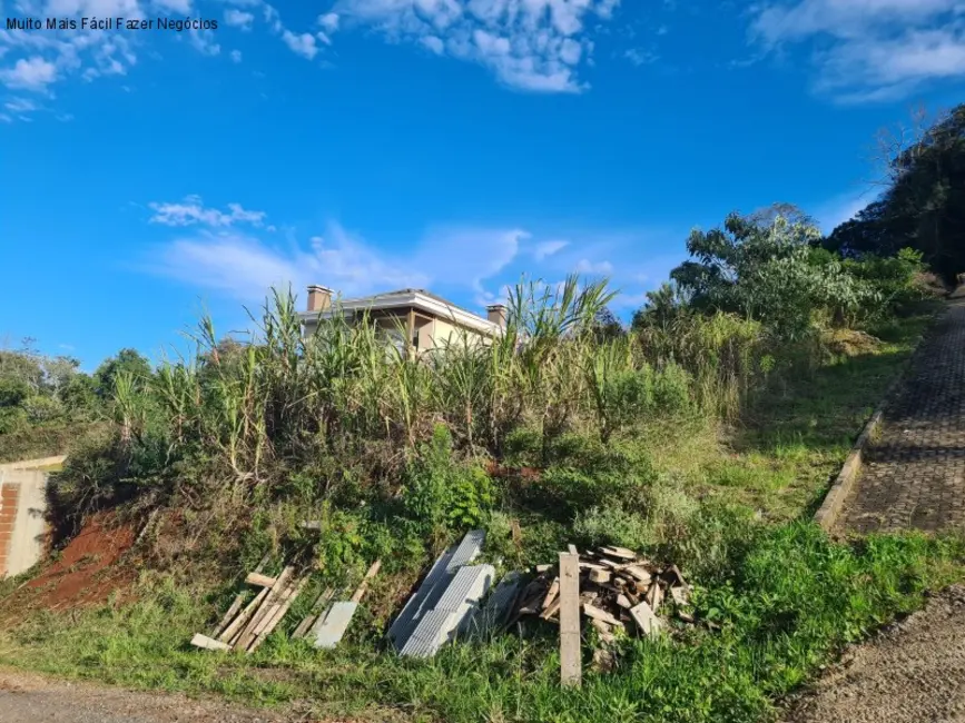 Foto 1 de Terreno / Lote à venda, 750m2 em Nova Petropolis - RS