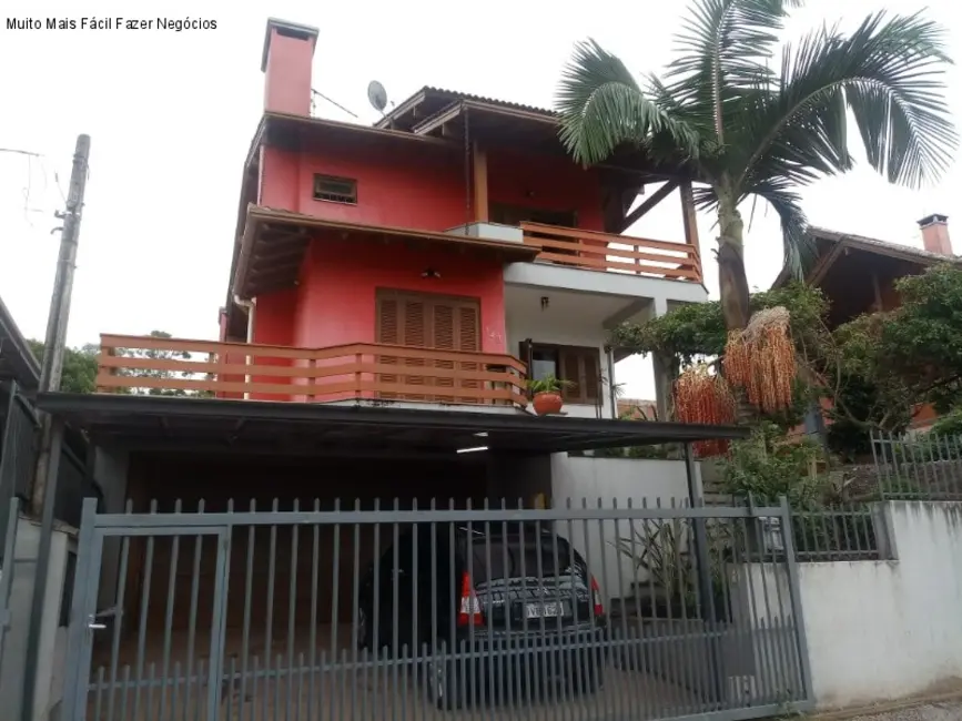 Foto 1 de Casa com 3 quartos à venda, 228m2 em Centro, Nova Petropolis - RS