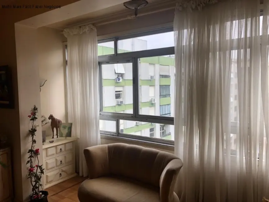 Apartamento com 3 quartos à venda, 200m2 em Centro Histórico, Porto Alegre - RS - imagem 8 Foto 8 de Apartamento com 3 quartos à venda, 200m2 em Centro Histórico, Porto Alegre - RS