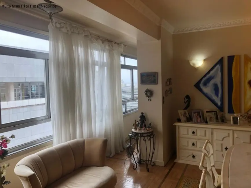 Apartamento com 3 quartos à venda, 200m2 em Centro Histórico, Porto Alegre - RS - imagem 9 Foto 9 de Apartamento com 3 quartos à venda, 200m2 em Centro Histórico, Porto Alegre - RS