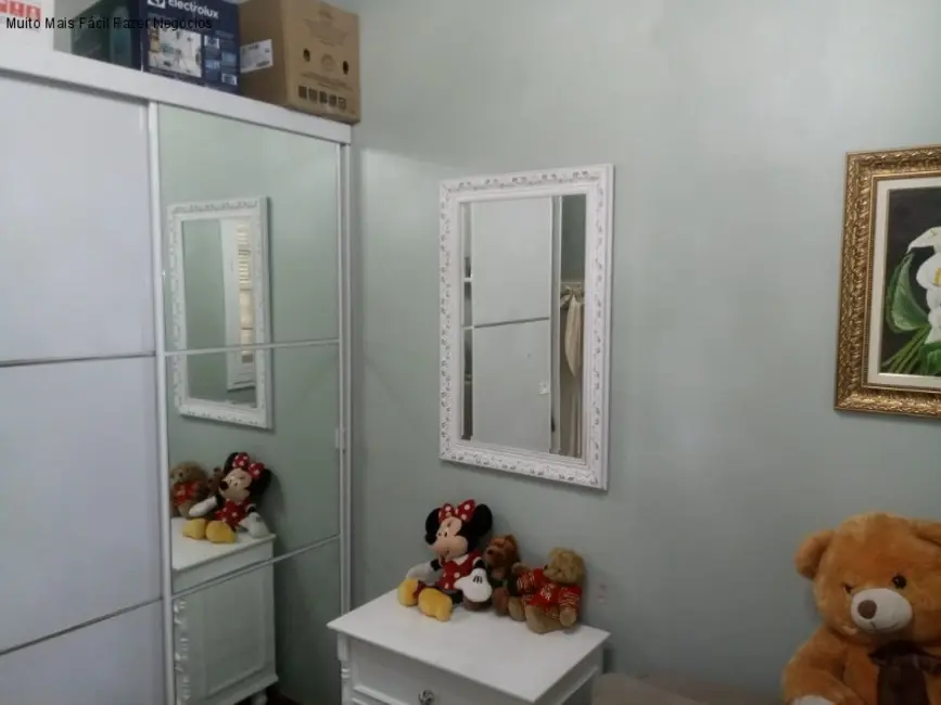 Casa com 3 quartos à venda, 178m2 em Teresópolis, Porto Alegre - RS - imagem 8 Foto 8 de Casa com 3 quartos à venda, 178m2 em Teresópolis, Porto Alegre - RS