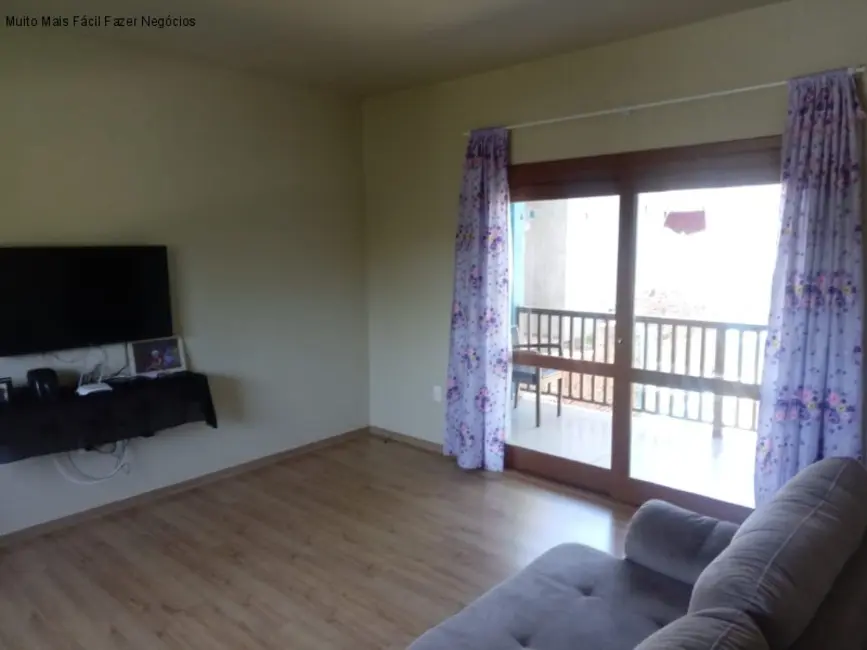 Casa com 5 quartos à venda, 290m2 em Nova Petropolis - RS - imagem 1 Foto 1 de Casa com 5 quartos à venda, 290m2 em Nova Petropolis - RS