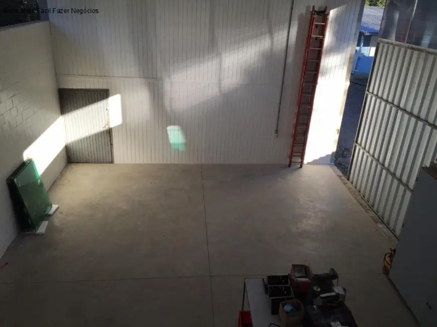 Armazém / Galpão à venda, 200m2 em Ana Rech, Caxias Do Sul - RS - imagem 9 Foto 9 de Armazém / Galpão à venda, 200m2 em Ana Rech, Caxias Do Sul - RS