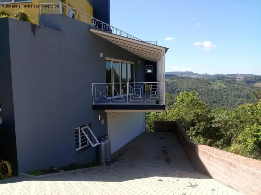 Foto 3 de Casa com 5 quartos à venda, 400m2 em Nova Petropolis - RS