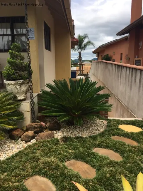 Foto 4 de Casa com 4 quartos à venda, 270m2 em Nova Petropolis - RS