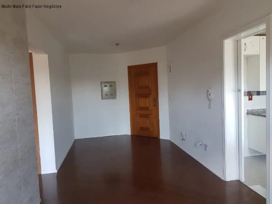 Foto 3 de Apartamento com 3 quartos à venda, 75m2 em Cavalhada, Porto Alegre - RS