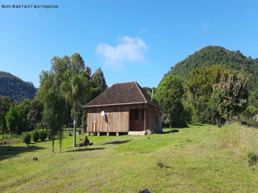 Foto 1 de Terreno / Lote à venda, 95m2 em Nova Petropolis - RS