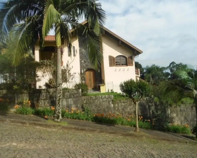 Foto 9 de Casa com 5 quartos à venda, 360m2 em Nova Petropolis - RS