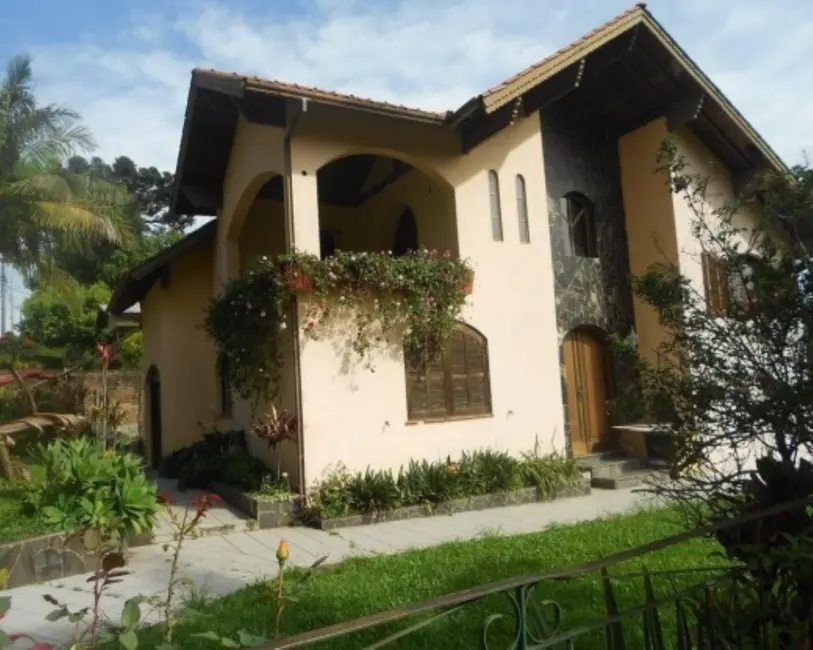 Foto 1 de Casa com 5 quartos à venda, 360m2 em Nova Petropolis - RS