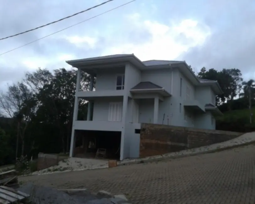 Foto 1 de Casa com 4 quartos à venda e para alugar, 348m2 em Nova Petropolis - RS