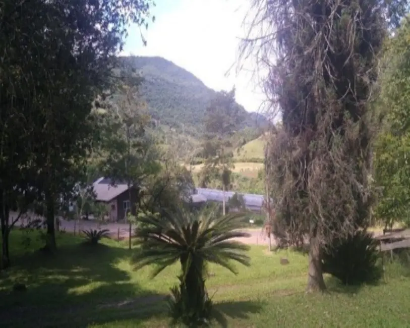 Foto 1 de Sítio / Rancho com 4 quartos à venda, 168m2 em Vila Cristina, Caxias Do Sul - RS