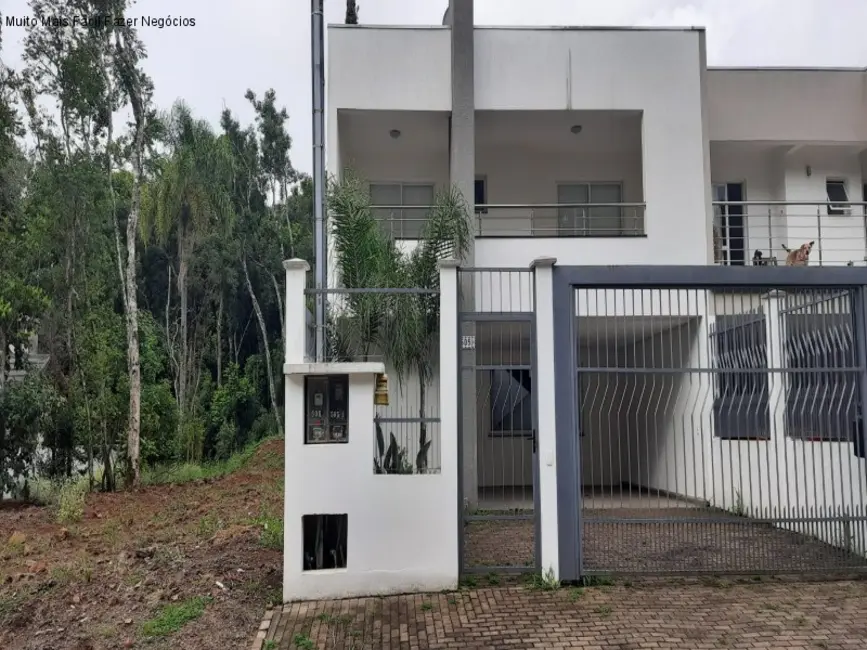 Foto 1 de Casa com 3 quartos à venda, 300m2 em Nova Petropolis - RS