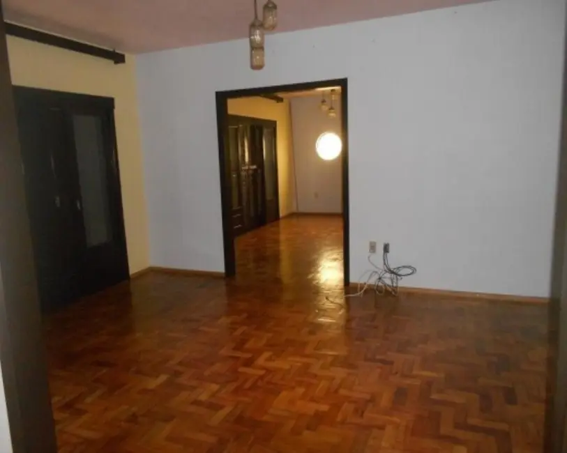 Casa com 4 quartos à venda, 250m2 em Picada Cafe - RS - imagem 8 Foto 8 de Casa com 4 quartos à venda, 250m2 em Picada Cafe - RS