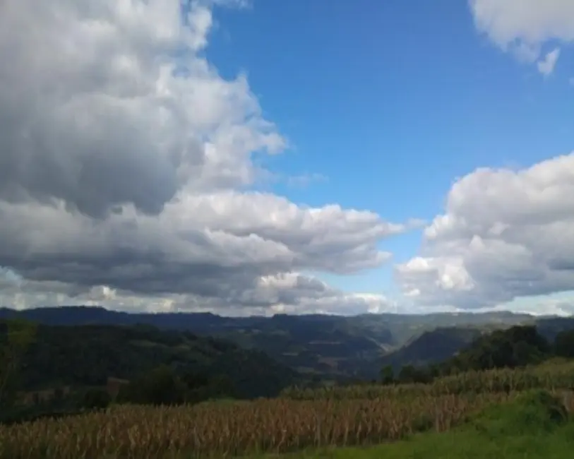 Foto 1 de Terreno / Lote à venda, 676m2 em Nova Petropolis - RS