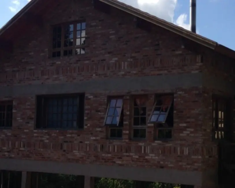 Casa com 2 quartos à venda, 180m2 em Nova Petropolis - RS - imagem 4 Foto 4 de Casa com 2 quartos à venda, 180m2 em Nova Petropolis - RS