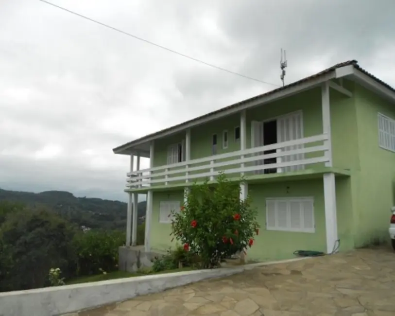 Foto 1 de Casa com 6 quartos à venda, 300m2 em Nova Petropolis - RS