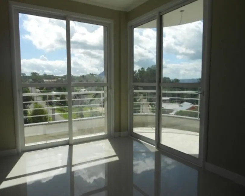 Apartamento com 3 quartos à venda, 200m2 em Centro, Nova Petropolis - RS - imagem 3 Foto 3 de Apartamento com 3 quartos à venda, 200m2 em Centro, Nova Petropolis - RS