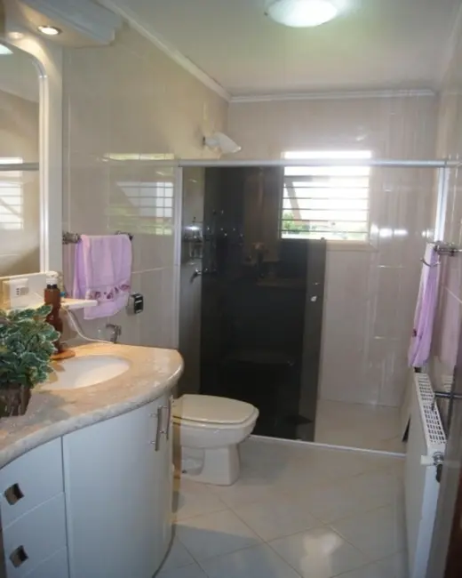 Casa com 4 quartos à venda, 250m2 em Nova Petropolis - RS - imagem 8 Foto 8 de Casa com 4 quartos à venda, 250m2 em Nova Petropolis - RS