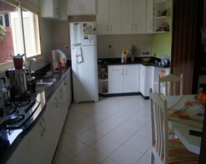 Casa com 4 quartos à venda, 250m2 em Nova Petropolis - RS - imagem 3 Foto 3 de Casa com 4 quartos à venda, 250m2 em Nova Petropolis - RS