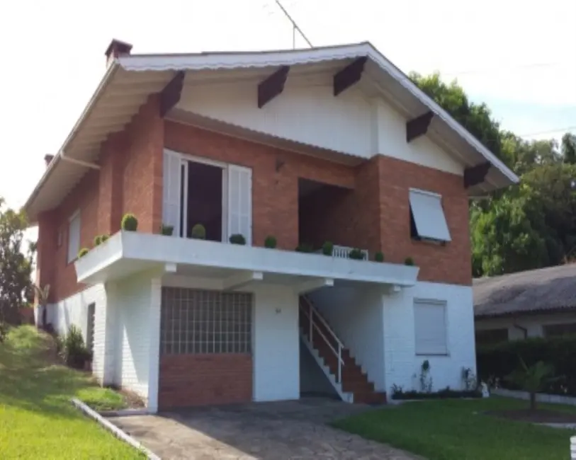 Foto 1 de Casa com 4 quartos à venda, 220m2 em Centro, Nova Petropolis - RS