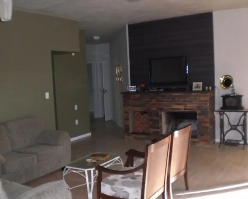 Foto 8 de Casa com 2 quartos à venda, 170m2 em Nova Petropolis - RS