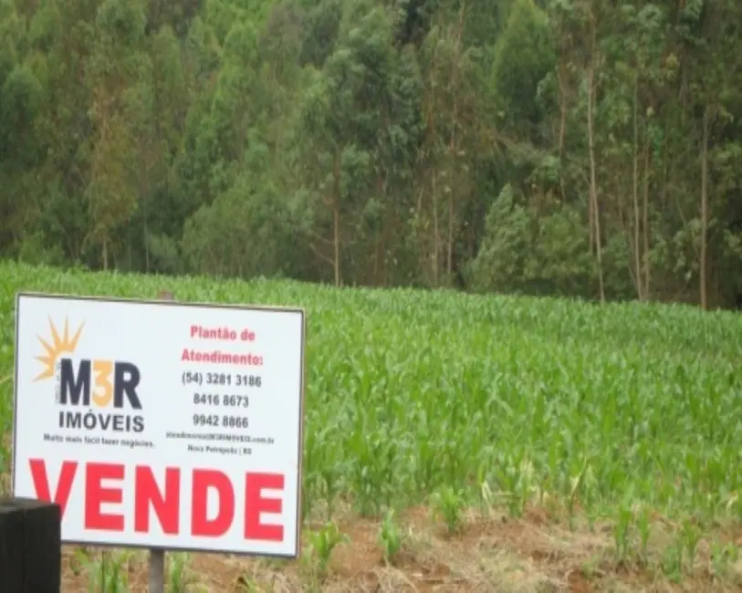 Foto 1 de Terreno / Lote à venda, 12m2 em Nova Petropolis - RS