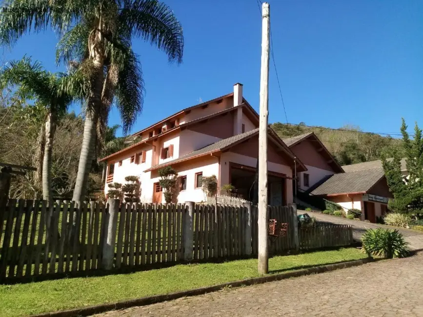 Foto 1 de Casa com 5 quartos à venda, 750m2 em Nova Petropolis - RS