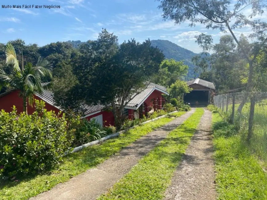 Foto 1 de Casa com 3 quartos à venda, 200m2 em Nova Petropolis - RS