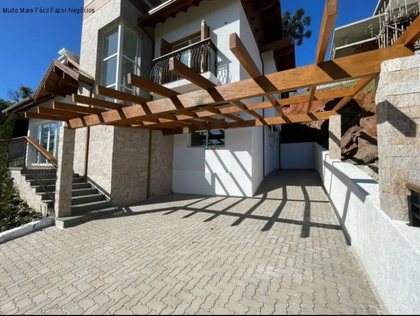 Casa com 4 quartos à venda, 300m2 em Gramado - RS - imagem 4 Foto 4 de Casa com 4 quartos à venda, 300m2 em Gramado - RS