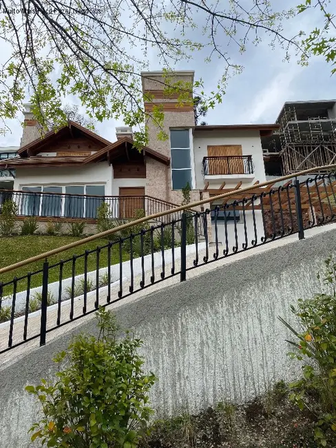 Casa com 4 quartos à venda, 300m2 em Gramado - RS - imagem 8 Foto 8 de Casa com 4 quartos à venda, 300m2 em Gramado - RS