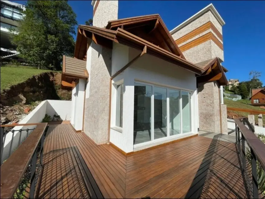 Casa com 4 quartos à venda, 300m2 em Gramado - RS - imagem 5 Foto 5 de Casa com 4 quartos à venda, 300m2 em Gramado - RS