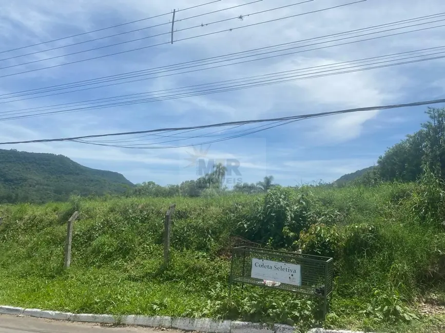Foto 1 de Terreno / Lote à venda, 674m2 em Picada Cafe - RS