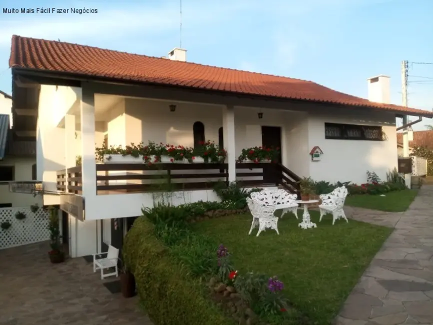 Sala Comercial com 3 quartos para alugar, 200m2 em Centro, Nova Petropolis - RS - imagem 1 Foto 1 de Sala Comercial com 3 quartos para alugar, 200m2 em Centro, Nova Petropolis - RS