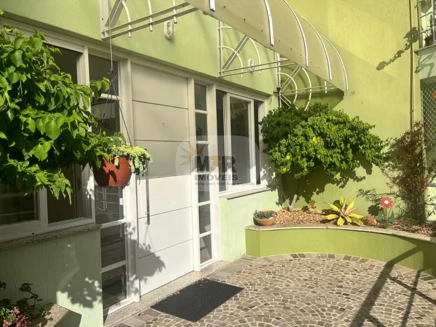 Apartamento com 2 quartos para alugar, 112m2 em Centro, Nova Petropolis - RS - imagem 7 Foto 7 de Apartamento com 2 quartos para alugar, 112m2 em Centro, Nova Petropolis - RS