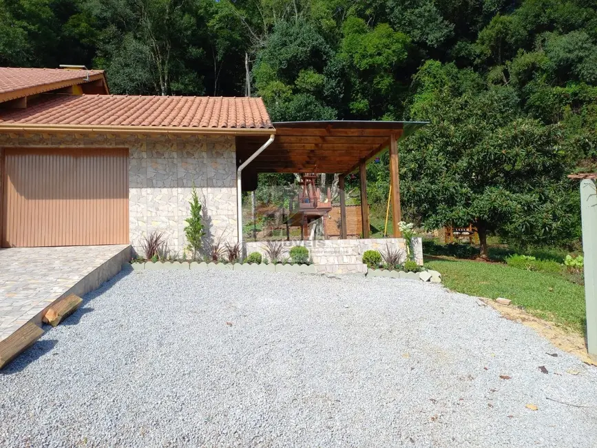 Sítio / Rancho com 3 quartos à venda, 150m2 em Nova Petropolis - RS - imagem 9 Foto 9 de Sítio / Rancho com 3 quartos à venda, 150m2 em Nova Petropolis - RS