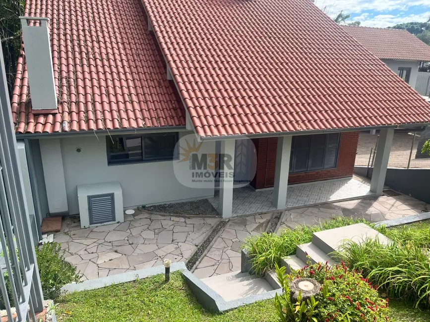 Casa com 5 quartos à venda, 390m2 em Nova Petropolis - RS - imagem 3 Foto 3 de Casa com 5 quartos à venda, 390m2 em Nova Petropolis - RS