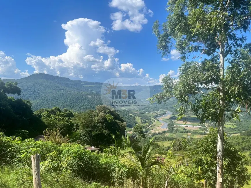 Foto 1 de Terreno / Lote à venda, 36m2 em Nova Petropolis - RS